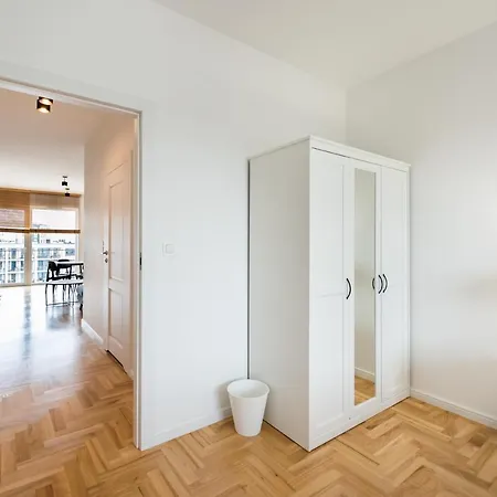 Lekka By Bookinghost *