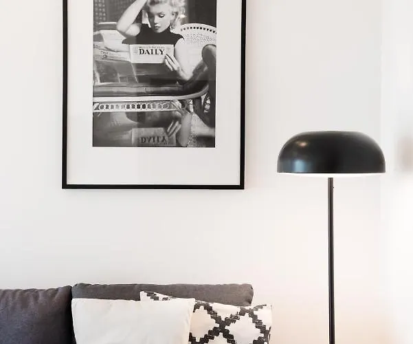 Lekka By Bookinghost Apartman Varsó