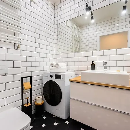 Lekka By Bookinghost Warschau