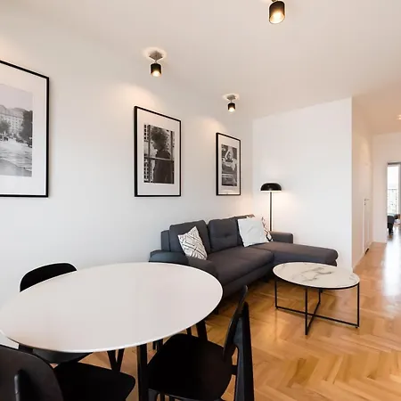 Lekka By Bookinghost